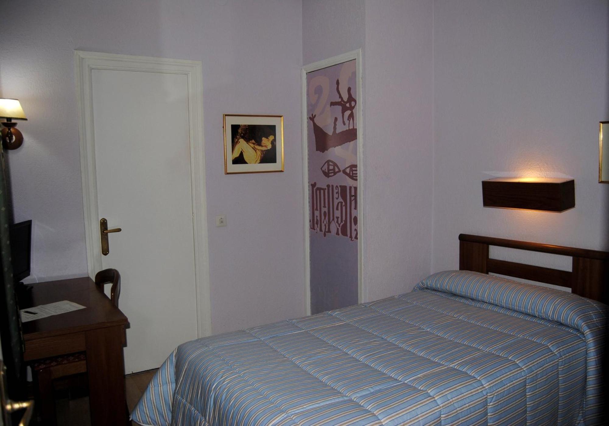 Hotel Pedro Torres Cuenca  Extérieur photo