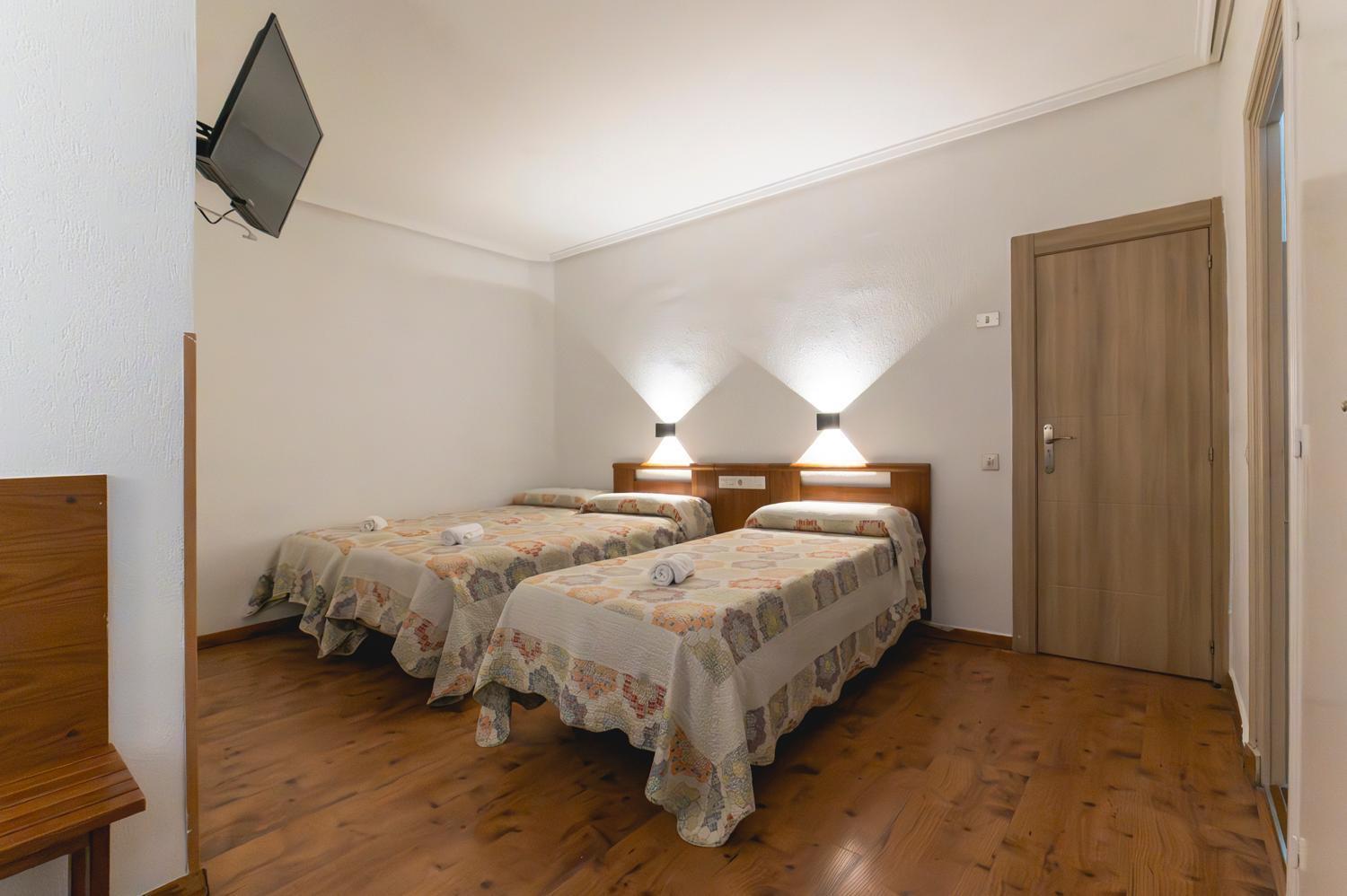 Hotel Pedro Torres Cuenca  Extérieur photo